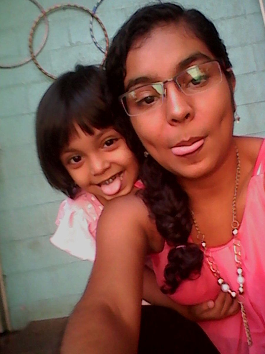 AndreitaLpez1's tweet photo. Nos vamos de fiesta.. Con la Preciosa! :* <3 #AleLopez™ https://t.co/pEmS8HTNnR