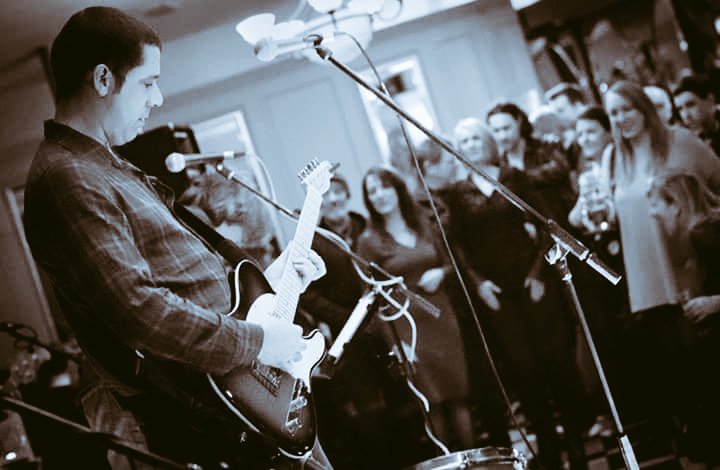 There's a great night and fund raiser for Down Syndrome Ireland this evening, with <a href="/TheMoogies/">The MOOGIEs</a> #Dalkey #livemusic