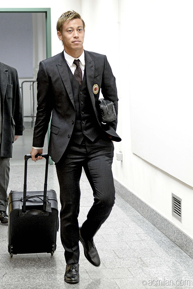 acmilan's tweet photo. L'arrivo dei Rossoneri a San Siro! #MilanSampdoria https://t.co/bkpCu6Odsg