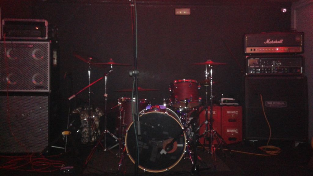 edu_bat's tweet image. Rocanrol tonite con @Alustyza_RnR en #Demonix!! Todo listo en l'Hospitalet (Barcelona). Vamos!! #PASION #LiveMusic