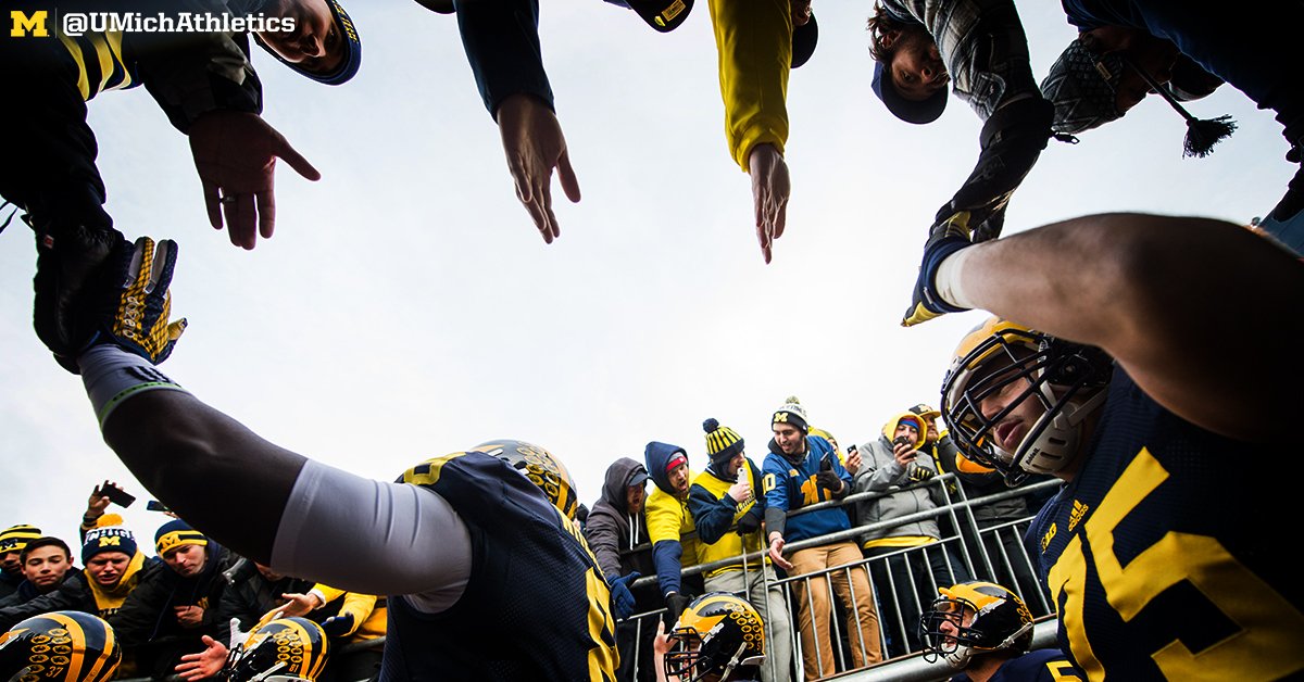 UMichAthletics's tweet photo. Ready for the second half! 30 more minutes of action! 

#GoBlue #BeatOSU https://t.co/hIruWbPZqI