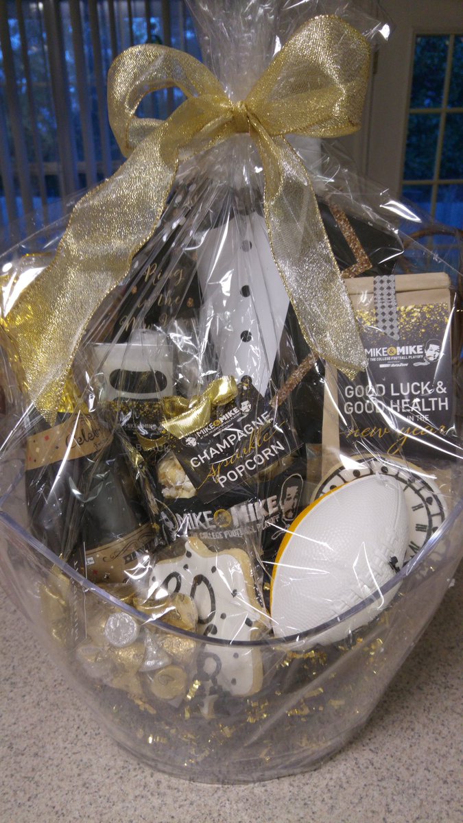 TamaraBenningto's tweet photo. @MikesContests @MikeAndMike OMG you guys ROCK! Thank-you for my #MMSweeps prize it's so awesome! https://t.co/JmjrwxaZQN