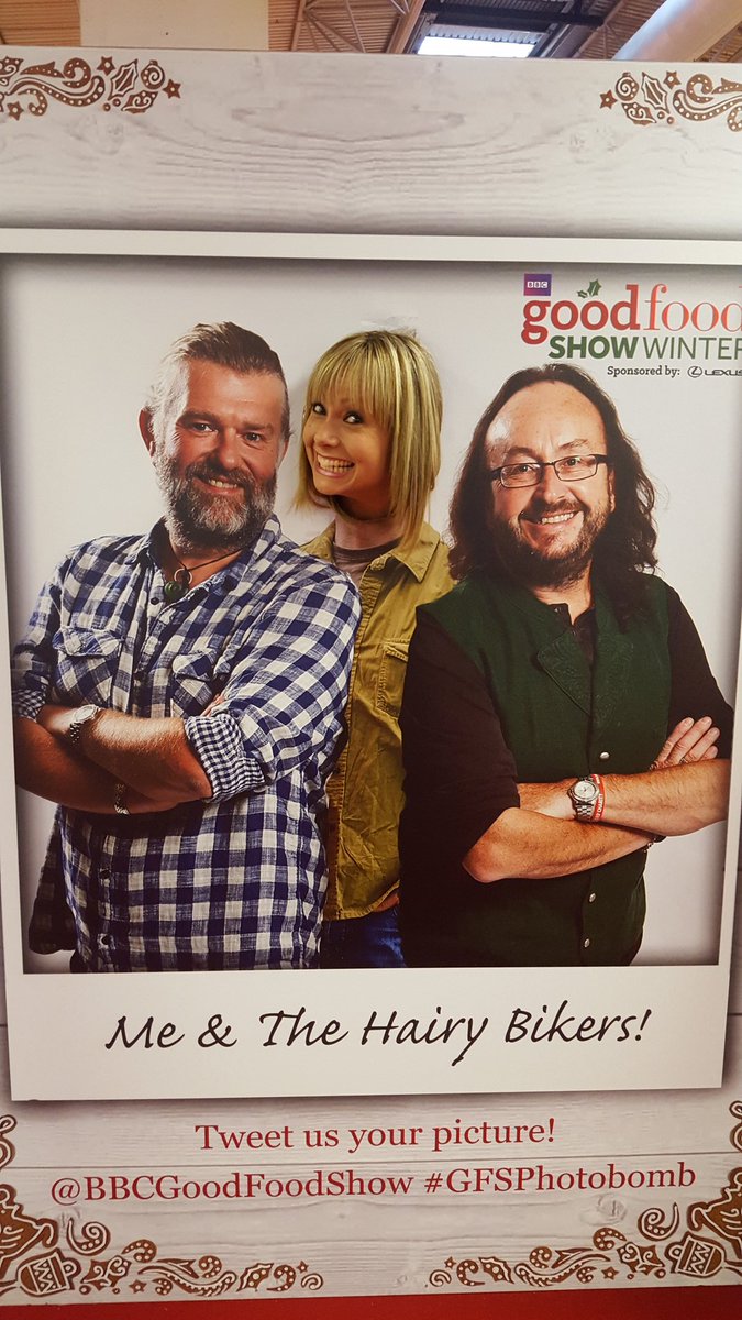 Clarkie274's tweet photo. @BBCGoodFoodShow #GFSPhotobomb https://t.co/6NASlKd5YN