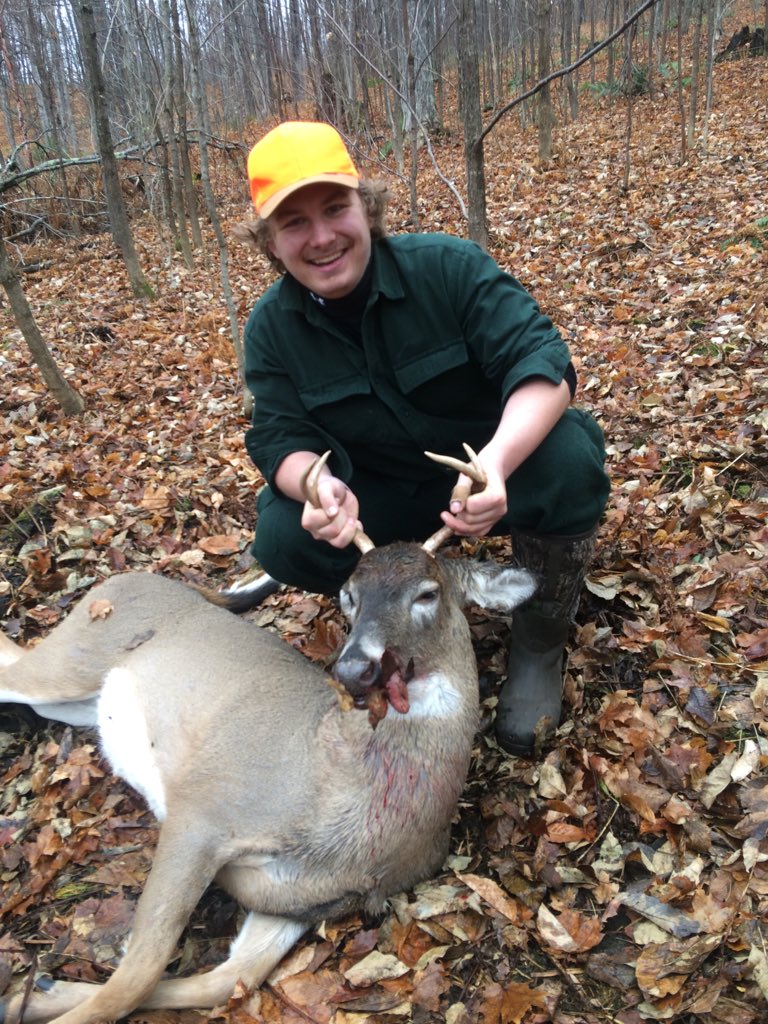 ben_ferland33's tweet photo. Got it done on the second to last day of the season with a 139lbs 4 pointer #SecondOfTheYear https://t.co/yYW1ZZUOW3