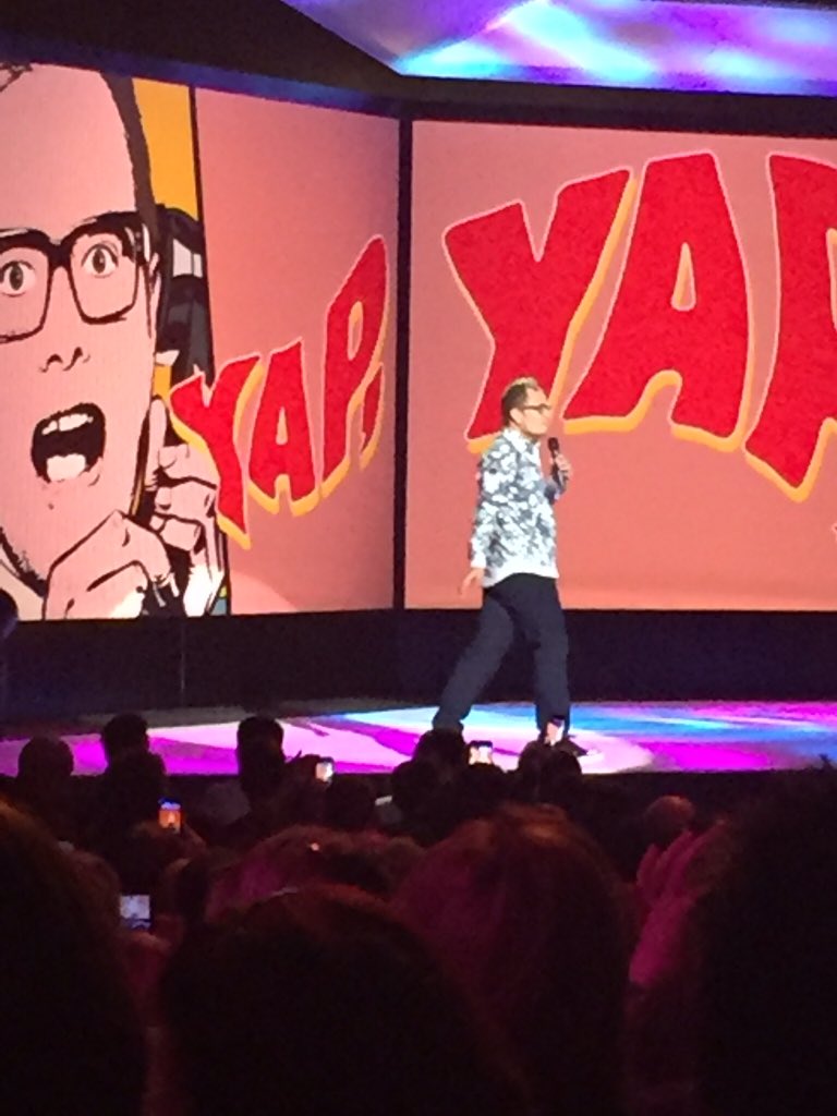 _im_joking's tweet photo. There he is, @AlanCarr @chattyman posing for photos #YapYapYap #HammersmithApollo https://t.co/Vq0CHhf3c3