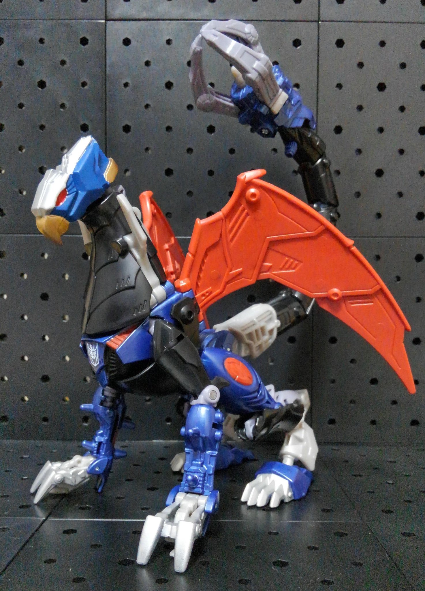 PE-DX02 アラネア 非正規トランスフォーマー TF非正規玩具レビュー】造形と変形が頂点の破壊大帝か！ New Age