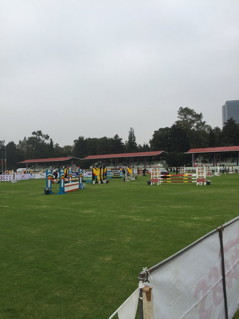 Estamos ya listos en el Campo Marte!  #Equitacion #Mexico #RepartiendoMariscos #Poseidon