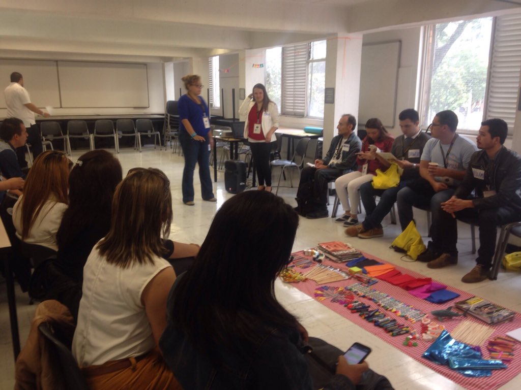 somosmas's tweet photo. Hoy activando la #InteligenciaColectiva con la red regional de emprendimiento del @MincomercioCo en el #HeroesFest https://t.co/UCi0EMn145