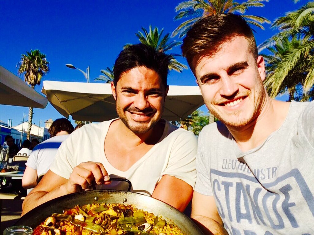 gabriel_arape's tweet photo. Comida con el Rubio cerrando acuerdos #Coaching2.0 https://t.co/RjrFmzjN9y