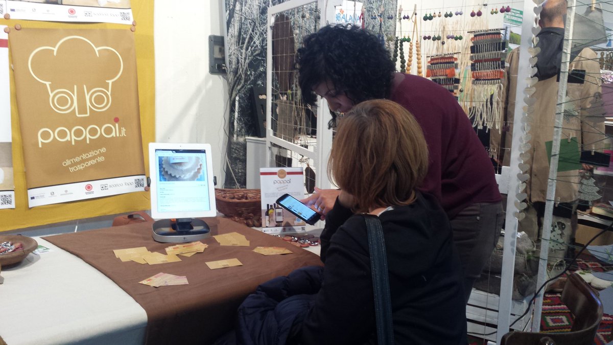 pappaiapp's tweet photo. Il pomeriggio a #Scirarindi15 a #Cagliari si sta animando! Tanti curiosi allo stand #Pappai! Venite a trovarci! ;-) https://t.co/HKl1gDvdBr