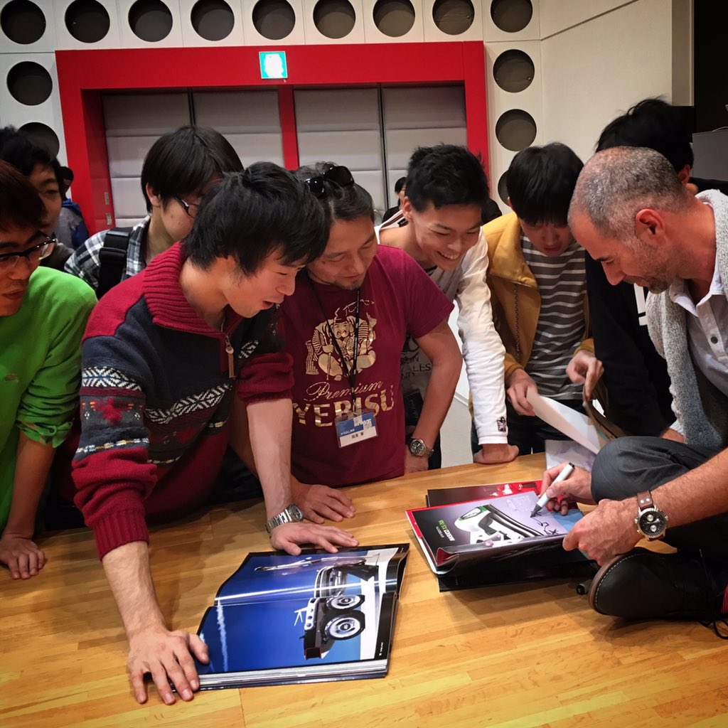 DanielSimonCom's tweet image. With design students @HALTOKYO great times #hal #tokyo #danielsimon #timelessracer