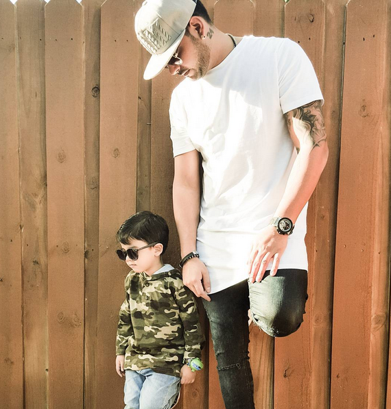 FcLessChrisZuli's tweet photo. El Jefe mayor, con el Jefesito menorππ. #BabyMathy #Less24 @lessmusica24 https://t.co/GPykHnJ9o8