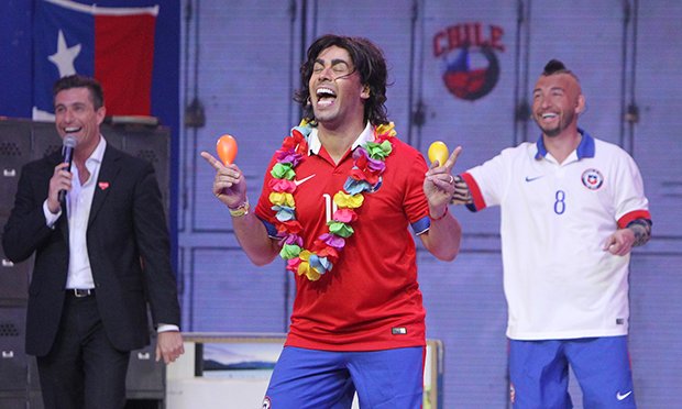 Tiembla Kramer! Eduardo de la Iglesia se pasó imitando al Mago Valdivia en la #Teleton2015: https://t.co/0fbOSC5YBA