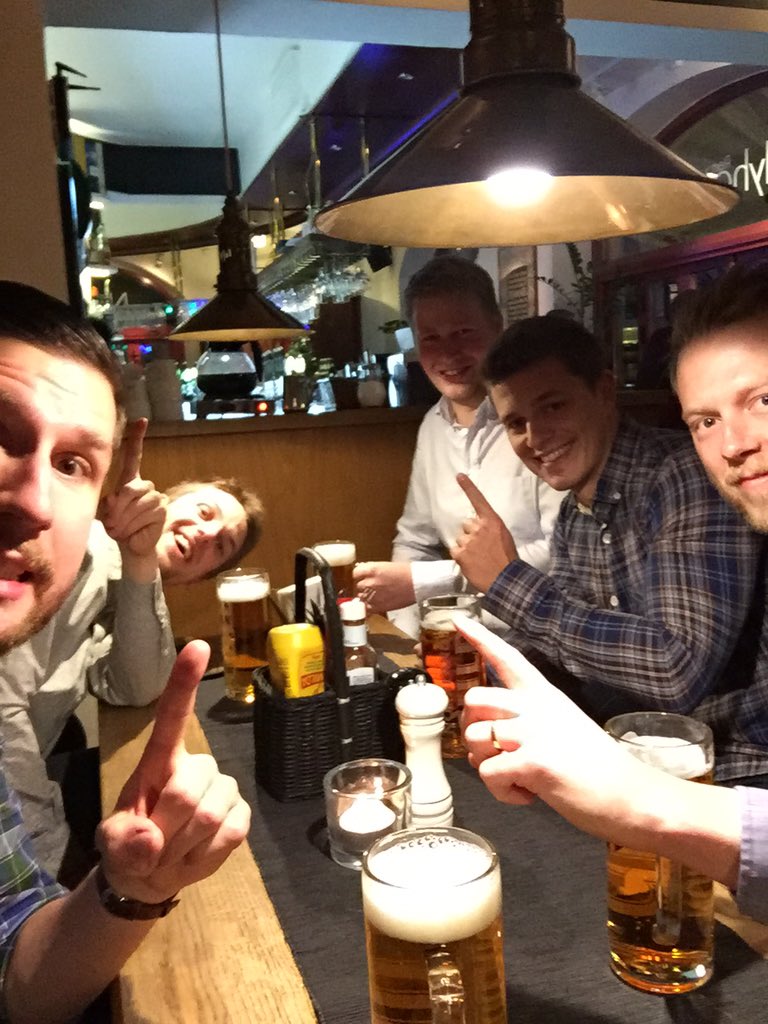lundqvist86's tweet photo. Då är vi igång. Pub nr 1. Vi saknar @babusa2 och @junior_oskar men nu åker vi! #10pubsofchristmas https://t.co/RoUCsZjtoI