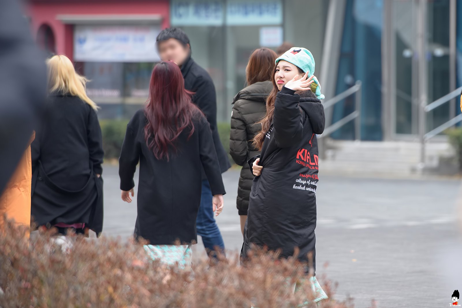 CU6QrkMUAAAMZA7.jpg:large