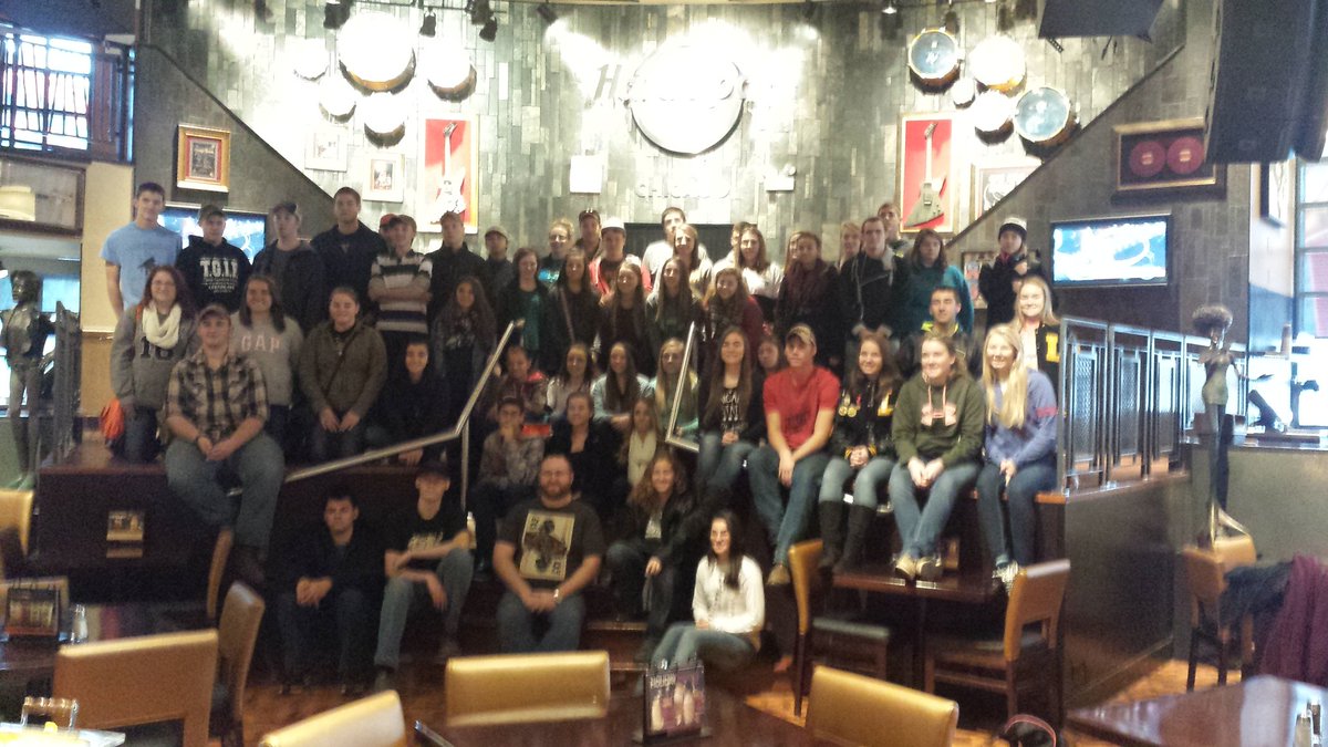 early_cheryl's tweet photo. Thank you Chicago Hard Rock Cafe for breakfast. Leeton Marching Bulldogs #leewhat https://t.co/QW2xO0s53k