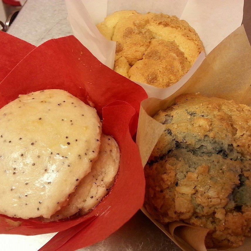 StickyBakeShop's tweet photo. Good morning #Ventura!
Warm #muffins are just emerging from the oven w #coffee waiting #Ventura #bakery #805 https://t.co/EP8BXjPJvl