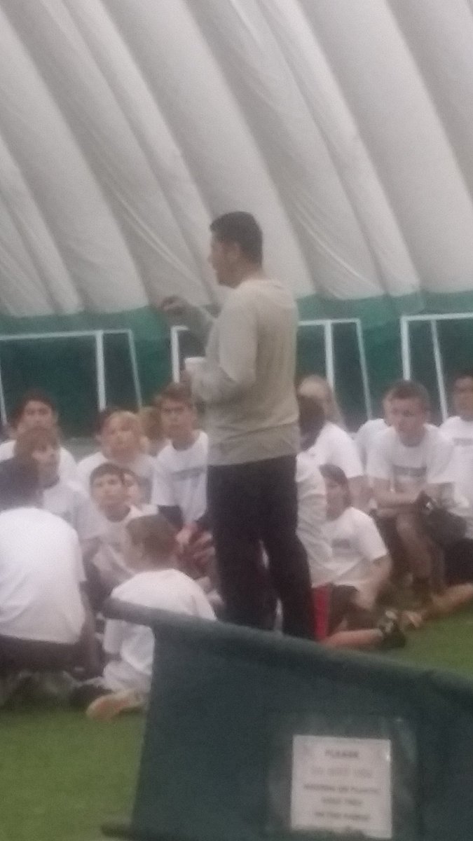 LaurieHoude's tweet photo. @SuperEliteFB #AnthonyCalvillo thanks for taking time to help teach our kids!! #GreyCupCamp https://t.co/dOetMonM2c
