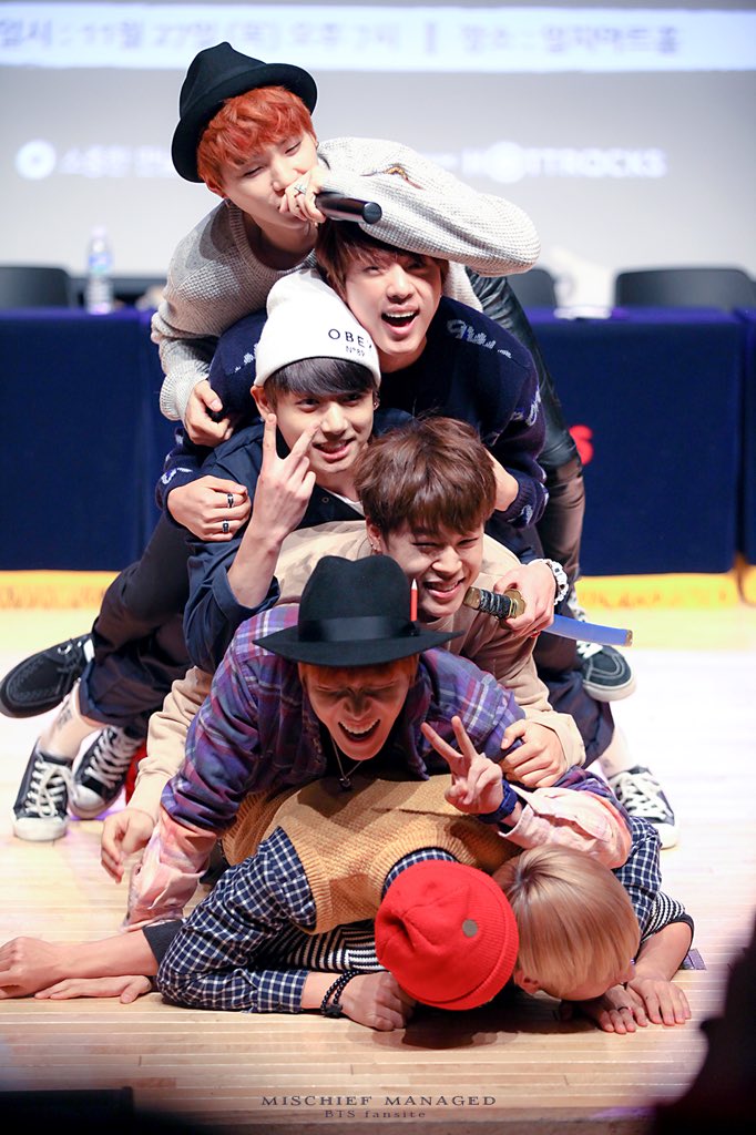 yanosays's tweet photo. So much love for these dorks #BTS900DAYS @BTS_twt https://t.co/R7hnDpZ0Gd