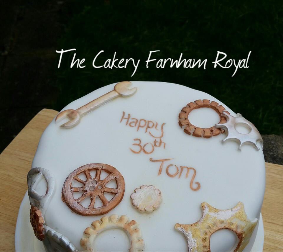 TheCakeryJS's tweet photo. @CakesDecor @PrettyWittyCake @cakepornuk #dairyfree #carrotcake #birthdaycake @DairyFreeDream @BakeBehaviour https://t.co/sEIRNuEkOw