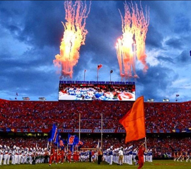 ladnrld's tweet photo. Big game day ๐๐๐ @GatorHighlights #GoGators ๐ #RivalryWeek #gatorbait #BeatFSU #GatorNation #FSUvsUF #swampchomp ๐๐๐ https://t.co/tBGSsoLvWy