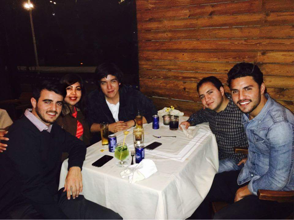 RaulKosoB's tweet photo. Una cena agradable, con excelente compañia @beca2425 @pepsz93 @AROCHI32 en @PiantaoRest https://t.co/8HoOgG4jQp