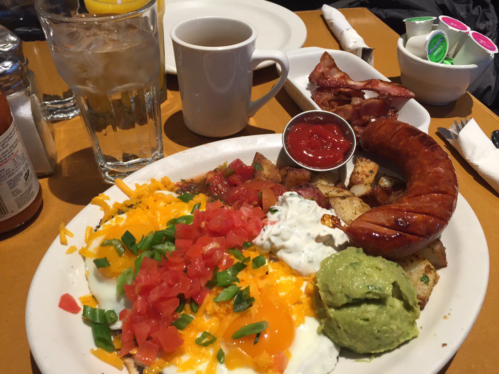 TorontoGrant's tweet image. Back in Winnipeg with Owen-Stella's !