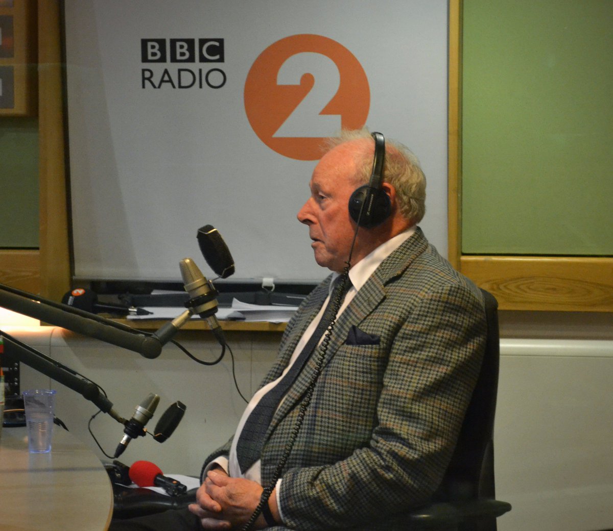 BBCRadio2's tweet photo. Legendary #JamesBond director John Glen is chatting to @radioleary NOW! https://t.co/95BtisNLQi https://t.co/Rxt0JllxwI