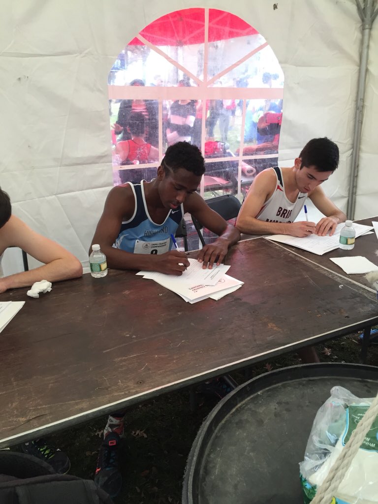 ZachBates94's tweet photo. @HighlandHS @HighlandRunning @HighlandTartans @lambo2126 @NJMileSplit https://t.co/cIK9grV1yV
