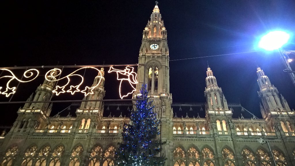 TerhiBunders's tweet photo. Season start for #Christmas markets in #Vienna, #Karlsplatz and #Rathaus, workshops for kids a must! #tourism https://t.co/GzIGJsziRe