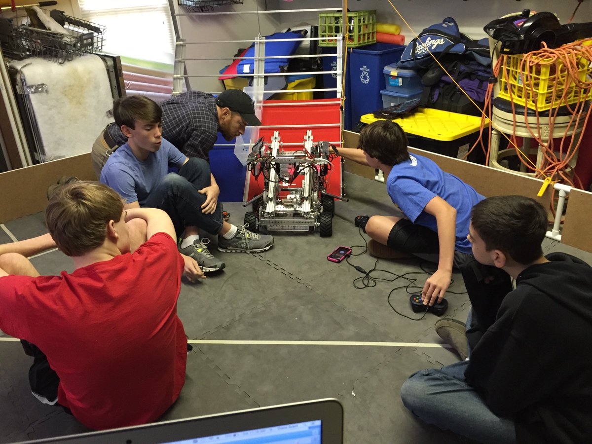 TeamCtrlAltDel's tweet photo. 1st competition is in 2 weeks. Still have SO much to do. Troubleshooting this morning! #OMGrobots @FTCTeams https://t.co/DeF5UPcwFa