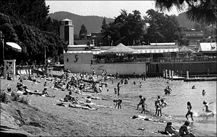 CdaCarousel's tweet image. Playland Pier and the historic carousel! Lets get it running again!
#cdacaousel #fundraiser #history #1922spillman