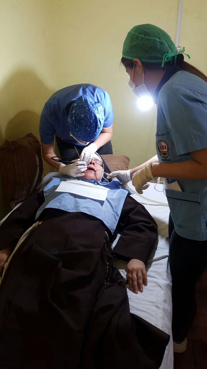 AsoUnab's tweet photo. Último #operativo #dental #ASOUNAB en Monasterio de la Santísima trinidad de Stgo... gracias a nuestros #voluntarios https://t.co/19SmYTVqDs
