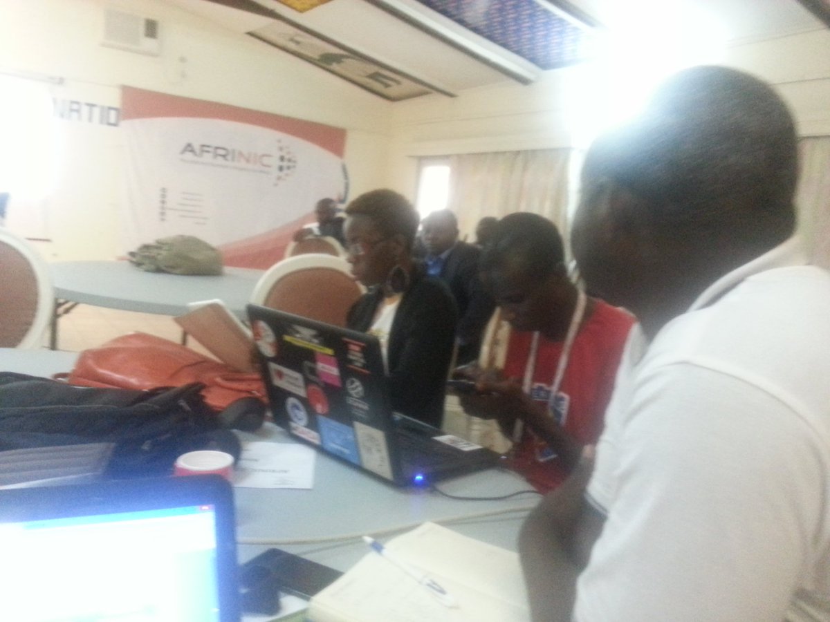 bacharbong's tweet photo. le premier jour deWorkshop  #CERT assuré par l'@AfricaCERT  #AFRINIC23  #AFRICACERT https://t.co/RyI2Vq2pDU