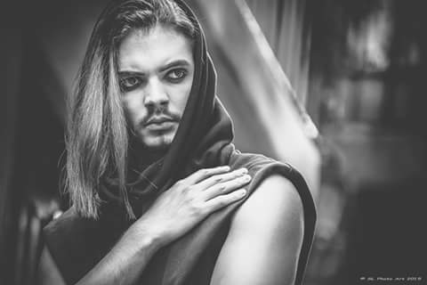 SoniaPlaMK's tweet photo. Grande @elmundialpaul con el fotógrafo #sunnylight. #mallorca #makeupbyme #makeupaddict #unPlacerTrabajarConEllos https://t.co/wDzMlUI6LJ