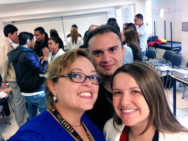 olgacortess's tweet photo. Hoy en #HeroesFest activando la  #inteligenciacolectiva @davidbuelar @carolmondragon https://t.co/peOpBNetet