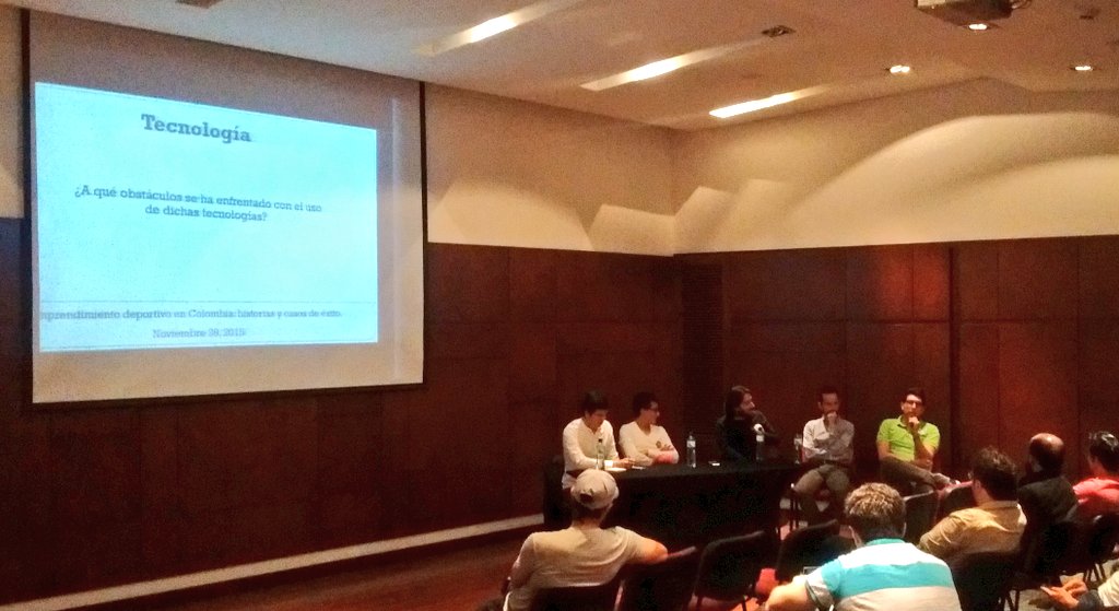 STEM_sports's tweet photo. La falta de documentación de las herramientas tecnológicas, se convierte en obstáculo común. #EventoSTEM https://t.co/8blhiwndME