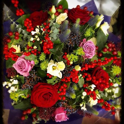 TurnersFlorists's tweet photo. Beautiful #Christmas #arrangements! #festive  #flowers #flowershop #flowerslovers #florist #flowerslovers #festive https://t.co/9yJIVP9B9N