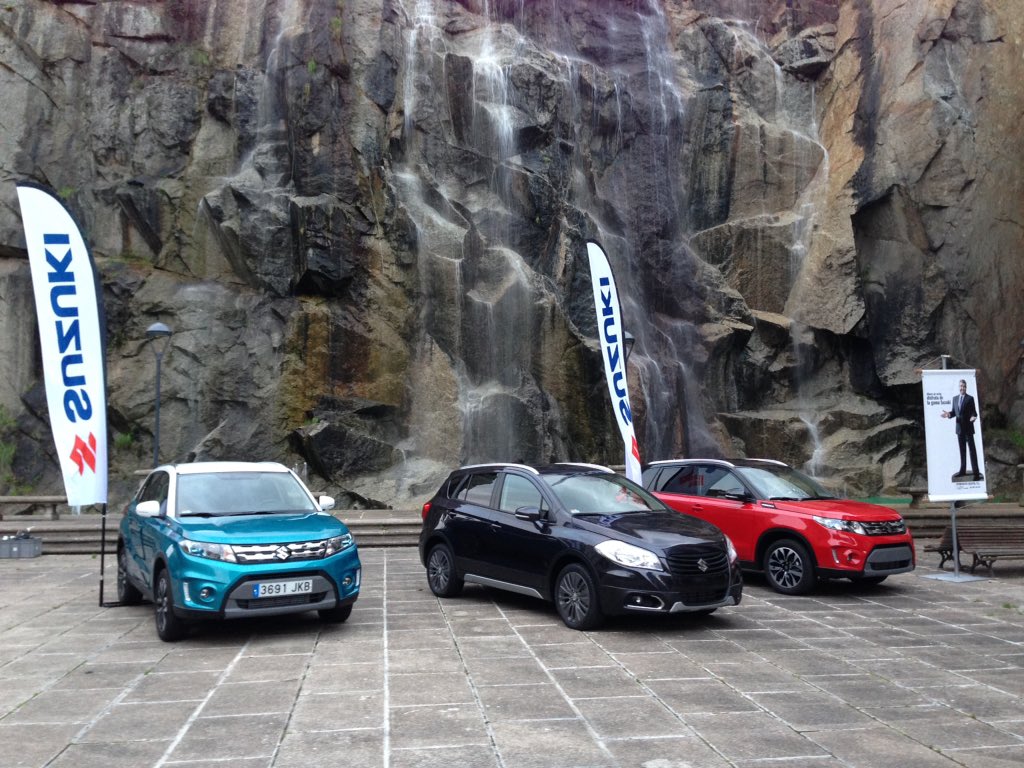 Y tenemos el stand montado de suzuki sportauto. 
A esperar al artista <a href="/flofdezz/">Florentino Fernández</a> .
Deseando poder ver el espectáculo.