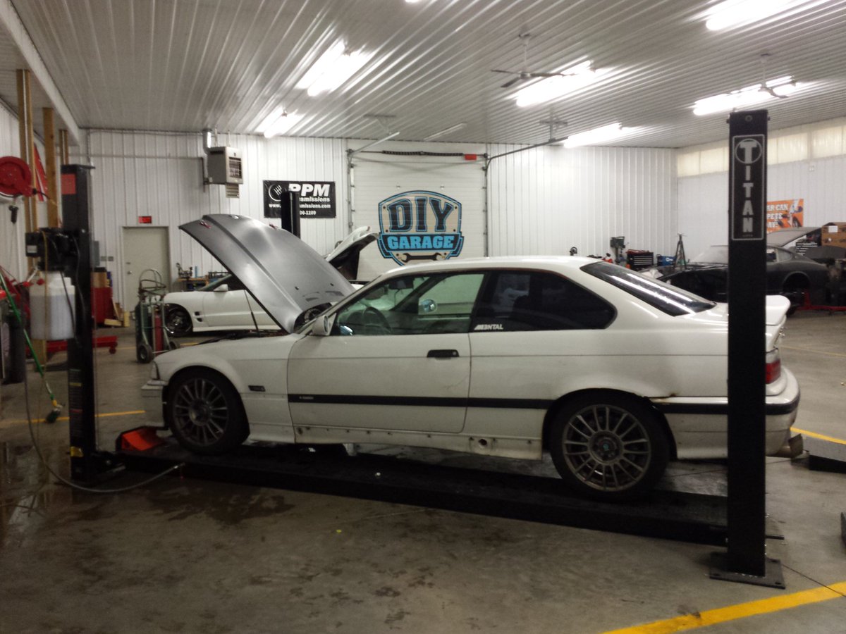IndyCarsnCoffee's tweet photo. Took the #crapcan to @Indy_DIY_Garage today to support #SmallBusinessSaturday. https://t.co/LblOsbeeys