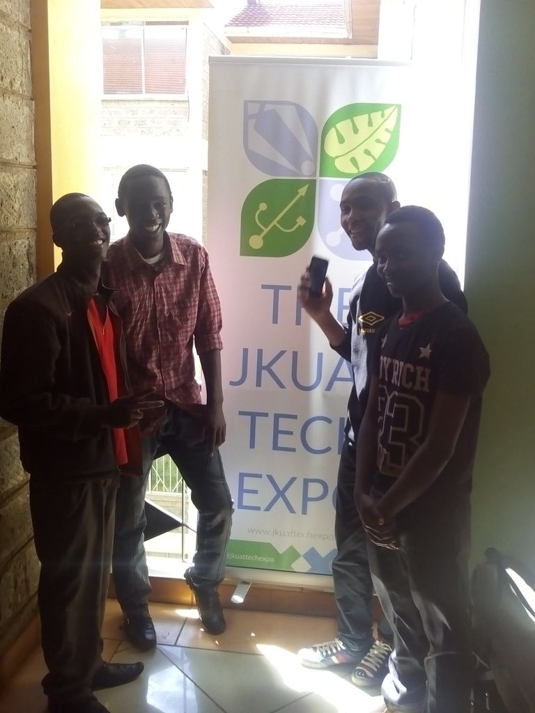 dennokicks's tweet photo. The team #projectzll #JTExpo06 next face@f4cd3d4e27074b0 @franksomba @figomastic https://t.co/LmDw7GpxeK