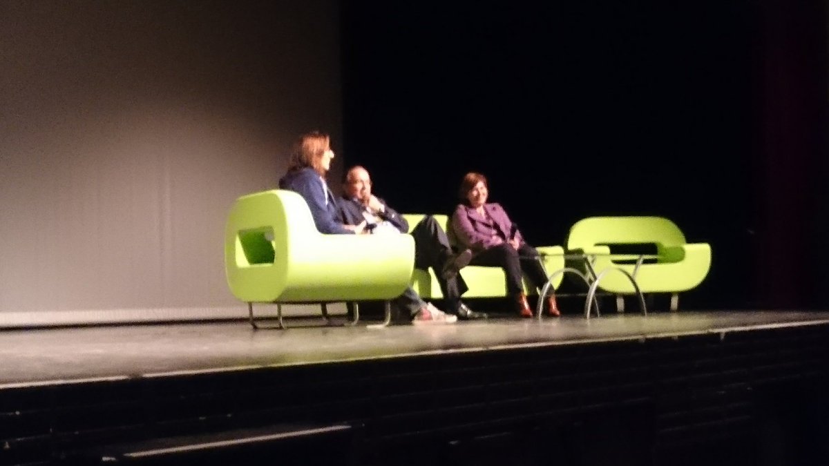 cnje's tweet photo. "L'enjeu principal de la société est la rapidité du changement" Sandra Legrand #CNH15 #AreYouReady https://t.co/NyoQ4RQciv