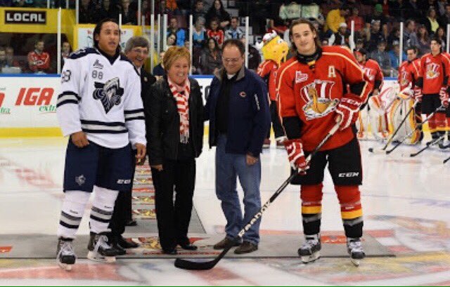 Top2 des highlights de <a href="/MikeJolyy/">Michael Joly</a> a rimouski: #2 GWG 2e prol match7, #1 mise au jeu protocolaire sans baton #allooo