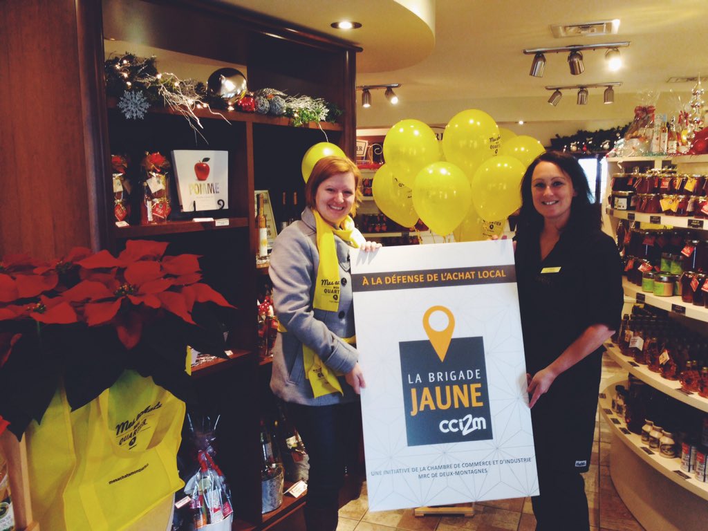 BrigadeJaune's tweet photo. La #BrigadeJaune a visité Les Vergers Lafrance! #MonQuartier #AchatLocal #SaintJosephDuLac https://t.co/RFbHtOo995
