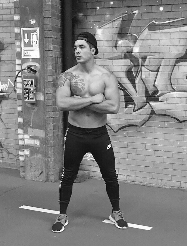 jawymendez_'s tweet photo. Tan loco con solo verte y que me beses así https://t.co/kcwXtaswMe
