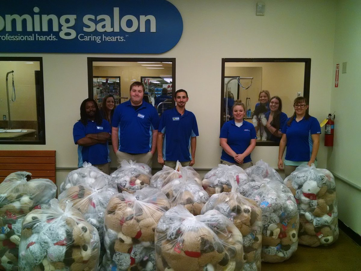 80emma583's tweet photo. Over 800 chance &amp; Lucky's hitting a local child's stocking this year in Clark county. #inspiredbypets #westpetm https://t.co/Dn7pYofI87