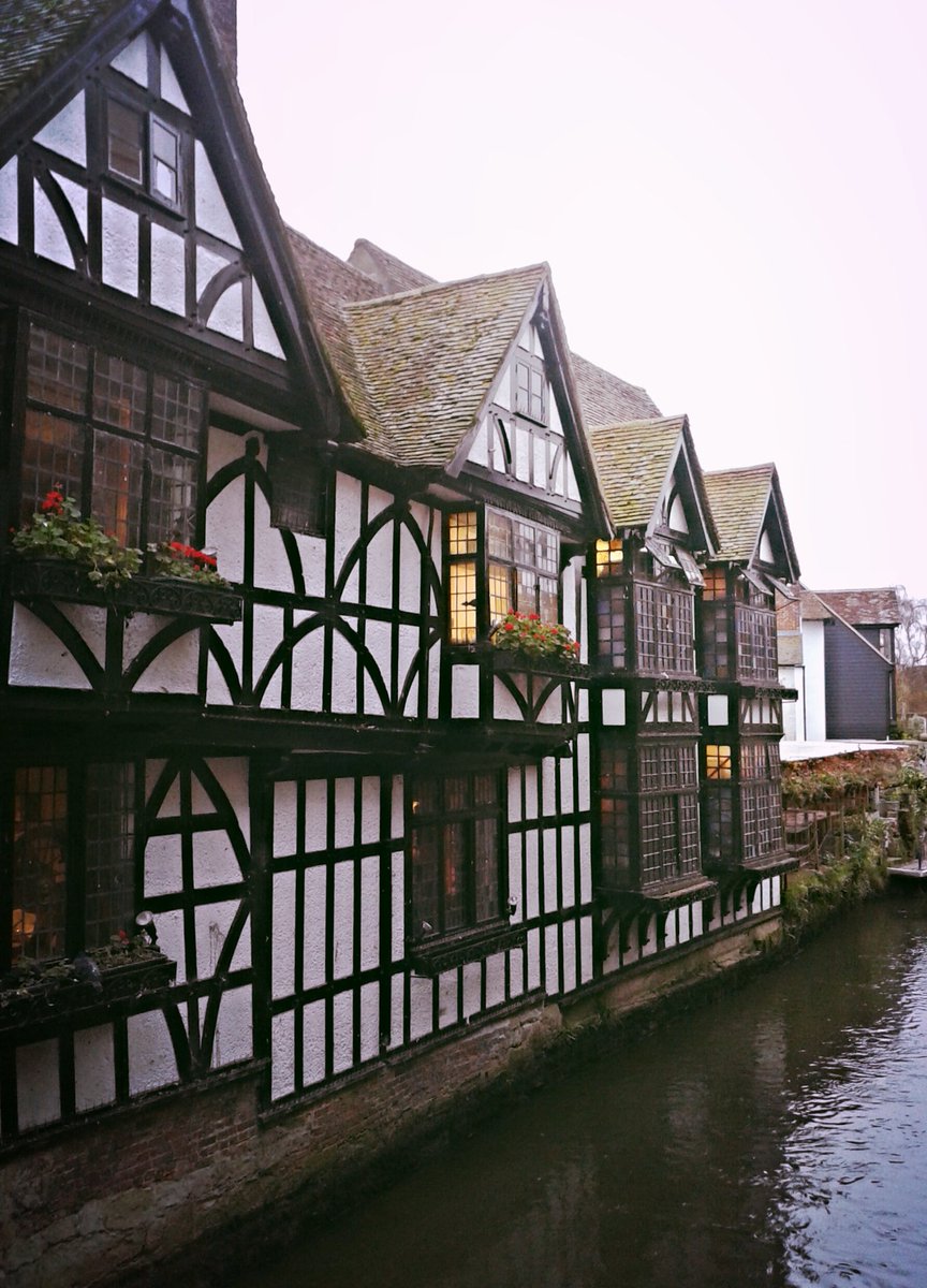 LondonSAE's tweet photo. Beautiful historic houses in Canterbury! #kent #exploring #excursion #studyabroad #londonsae https://t.co/VrMtIJDsEU