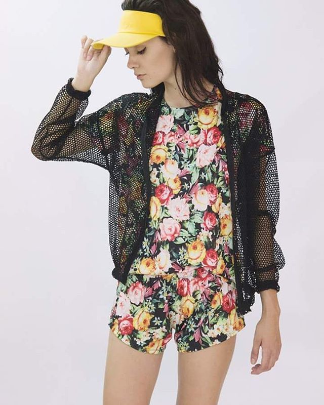 LOJAETHUS's tweet photo. T-shirt Floral Clássic + Short Floral Clássic + Jaqueta Black Sport 
#newsport #floral #sport https://t.co/HGAFkwGuOK