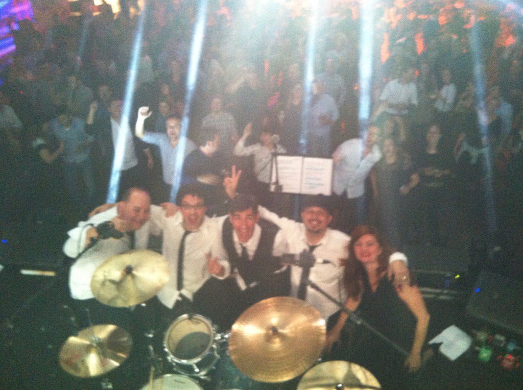 SkielGroove's tweet photo. Pasándolo en grande con @tinaandturners #convencionaltadis2015 https://t.co/gU5ibADmIj