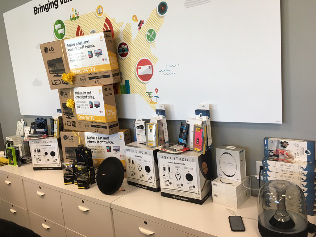 IKE_WL's tweet photo. Ready for day 2!!!! Still giving out amazing deals! https://t.co/CIPq34WVib